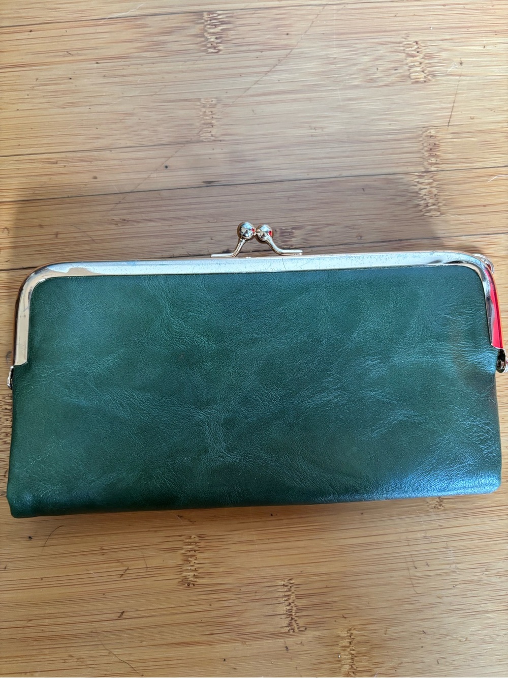 Classic Green Leather Kiss-Lock Wallet for Women